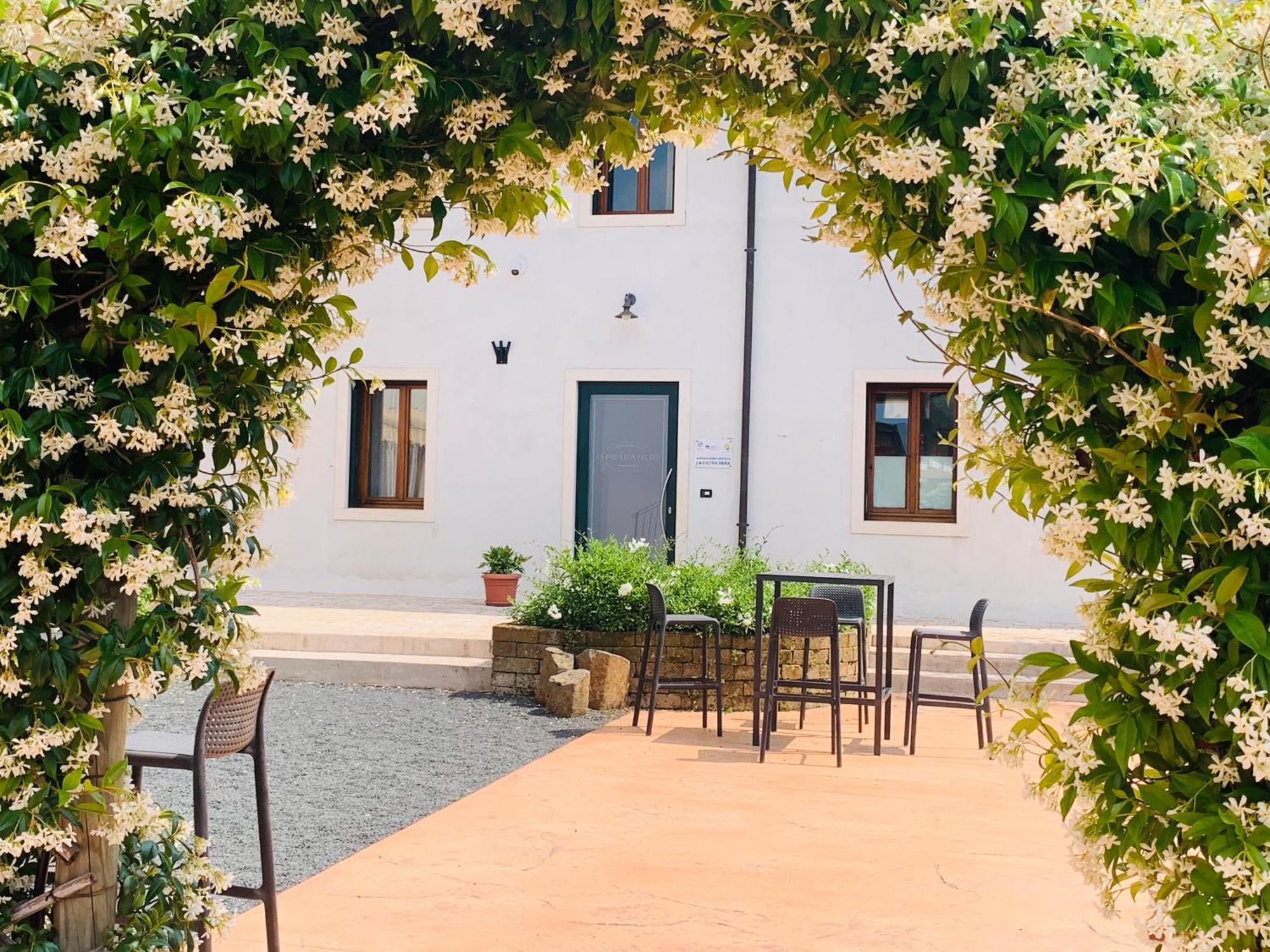 La Pietra Nera *