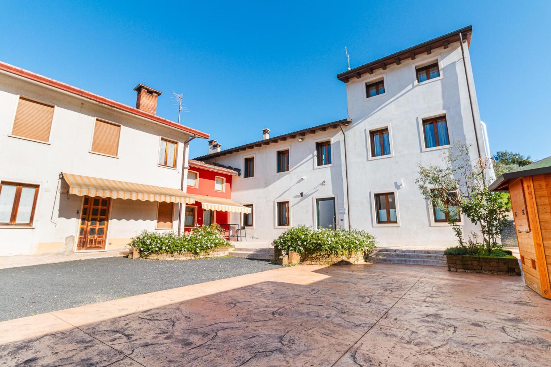 La Pietra Nera Farm stay